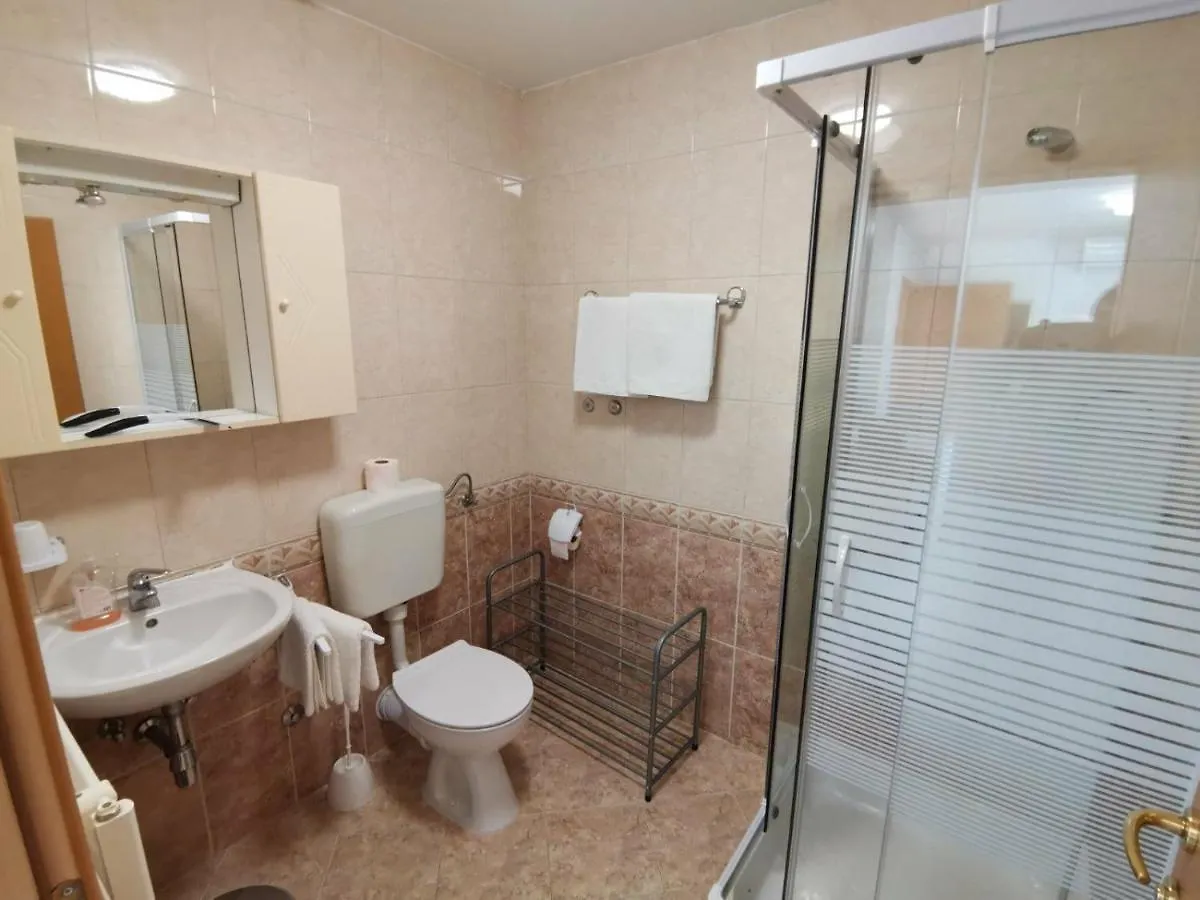 Apartments Toni Porec 0*,
